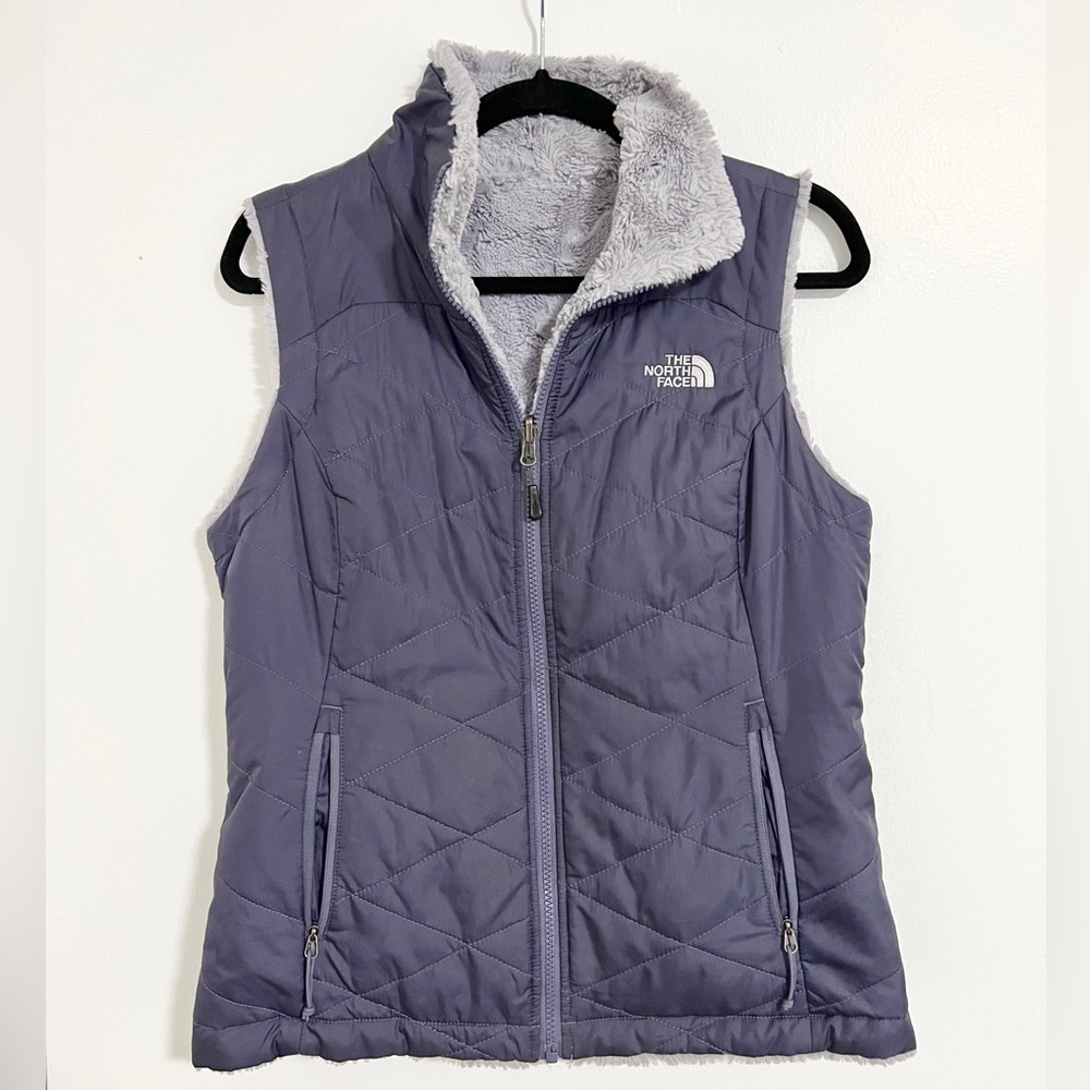 The North Face Women's Reversible Mossbud Swirl Fleece Quilted Vest